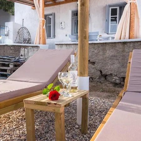 στην ωραία πλάκα Plaka (Milos)